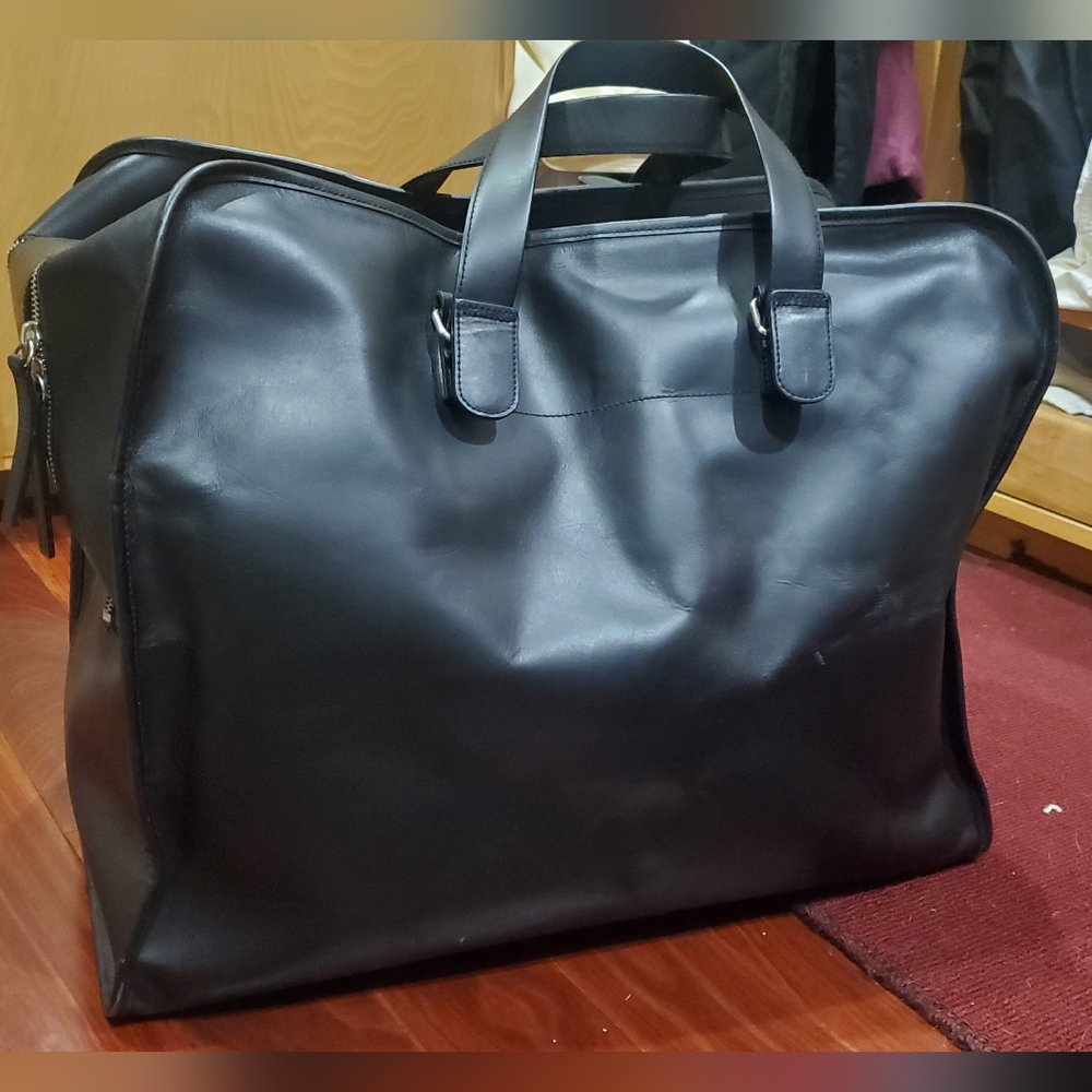 Vintage Banana Republic leather weekender bag